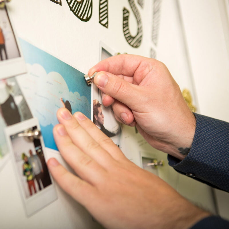 Customer wall created with magnetic plaster